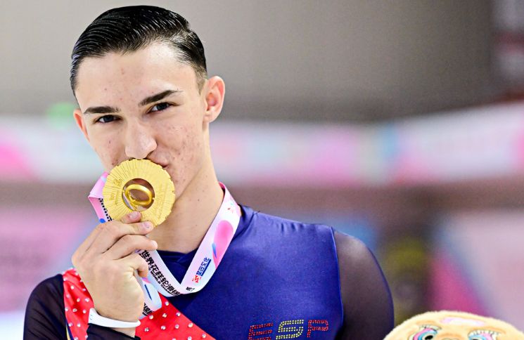 Guillermo Gmez revalida su ttulo de campen del mundo junior de Libre